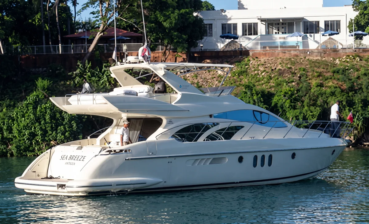 Azimut 55 ft